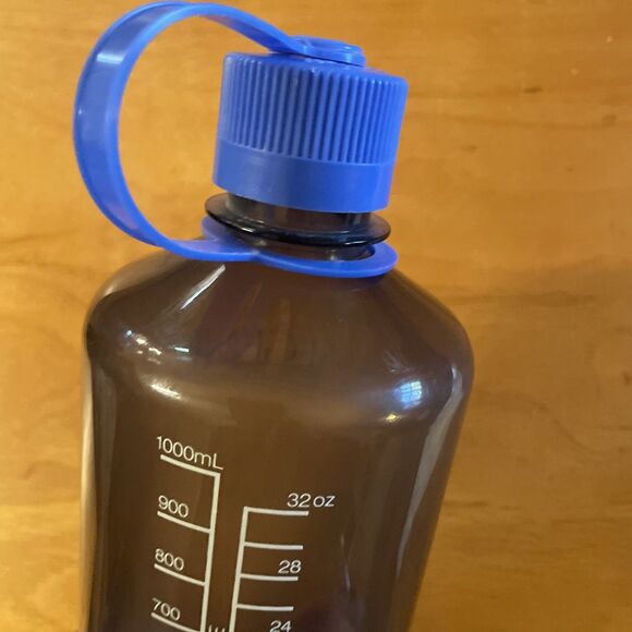 Nalgene Narrow Mouth Round Loop-Top Water Bottle - 32 oz Classic - Picture 3 of 4